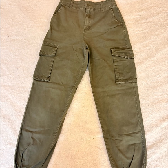 Forever 21 Women's Olive Cargo Jeans - Picture 1 of 3